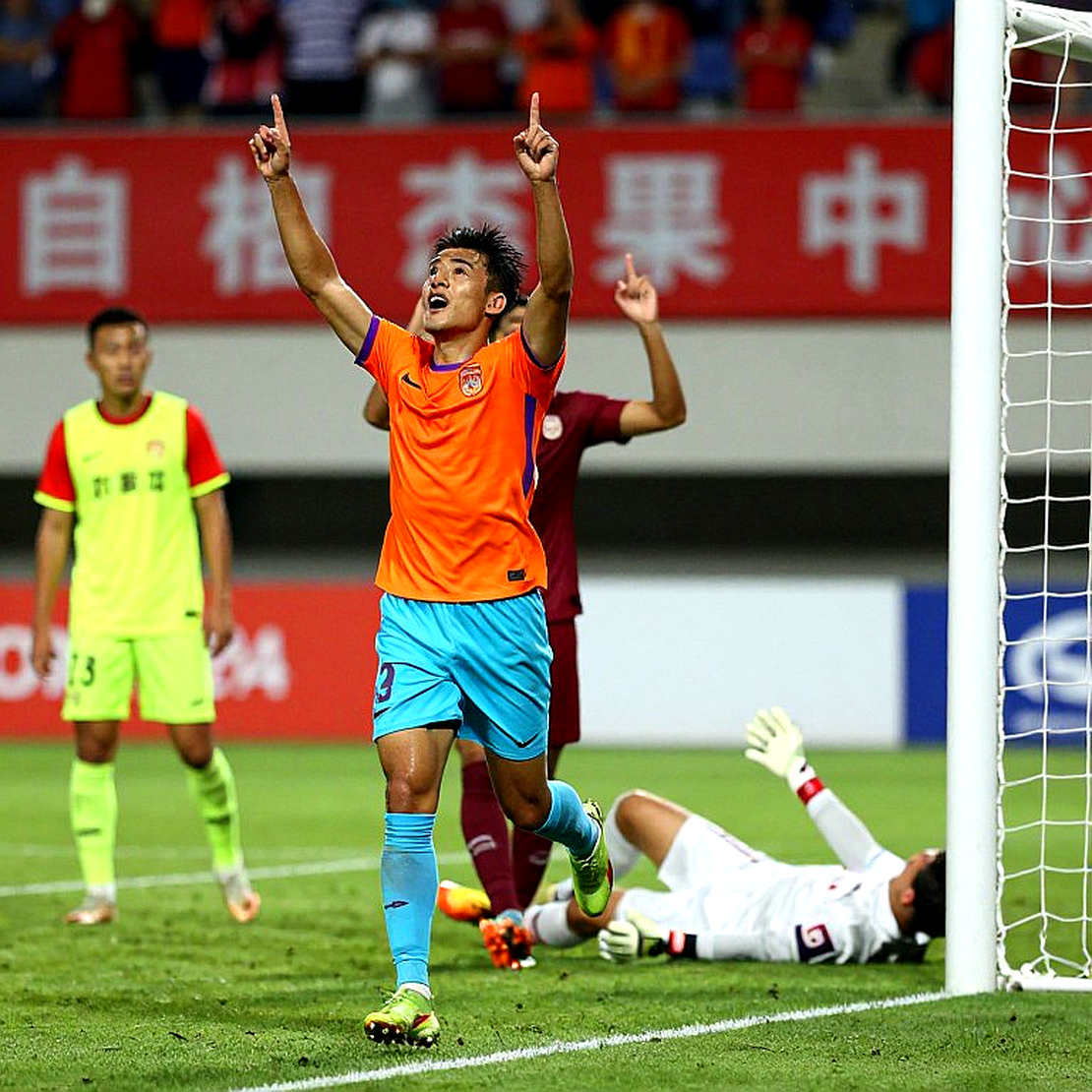 Tuchel thẳng tay 'trảm' Maguire: 'Tôi KHÔNG thích điều đó' – Cuộc đày ải không hồi kết ở tuyển Anh Tuchel thẳng tay 'trảm' Maguire: 'Tôi KHÔNG thích điều đó' – Cuộc đày ải không hồi kết ở tuyển Anh
