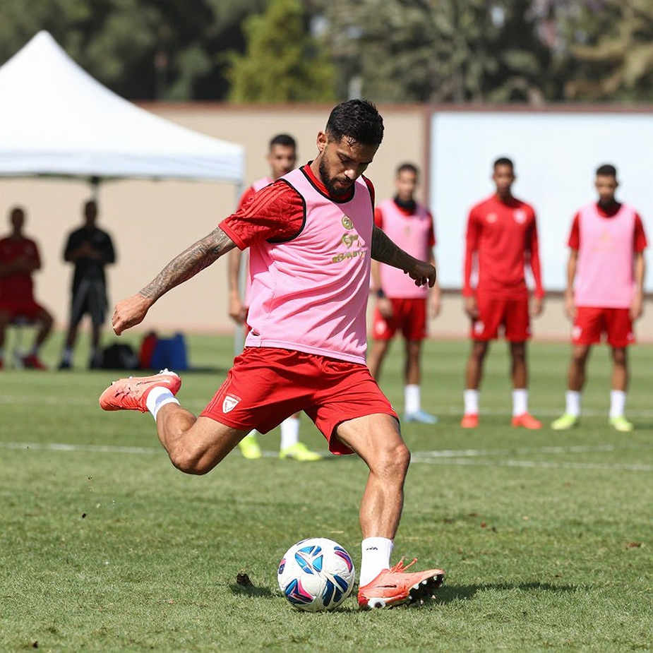 The Sound of the Ball Falling on Jeddah Sand: Oman, Saudi Arabia and the Defeat Not Written into the Minutes The Sound of the Ball Falling on Jeddah Sand: Oman, Saudi Arabia and the Defeat Not Written into the Minutes