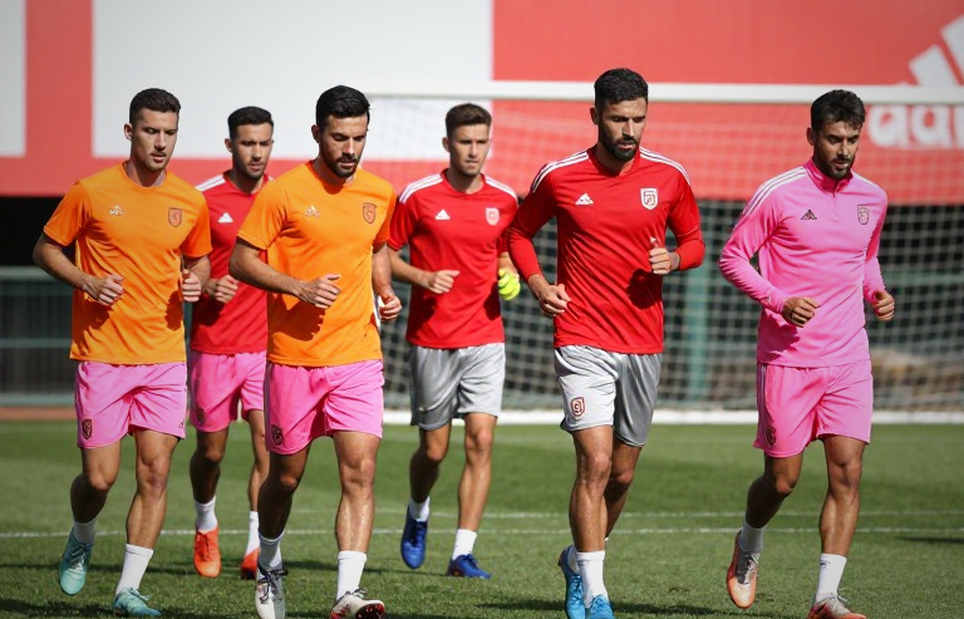 Chivas mất Raúl Rangel bảy trận: sáu điểm, mười một bàn thua và khoảng trống không ai lấp Chivas mất Raúl Rangel bảy trận: sáu điểm, mười một bàn thua và khoảng trống không ai lấp