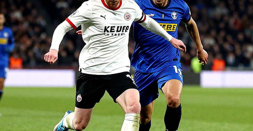 Heracles Almelo tận dụng cú vấp của Almere City: Vòng đấu mà sân nhà thắng trắng Heracles Almelo tận dụng cú vấp của Almere City: Vòng đấu mà sân nhà thắng trắng