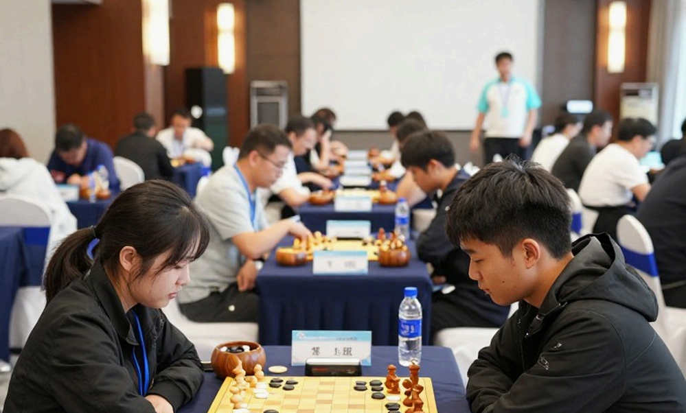 ChessBase Magazine số 225 và cái nhãn 'KCF Academy mùa thứ ba': 27 miniatures, 10 bài phân tích, không một lời phê bình độc lập