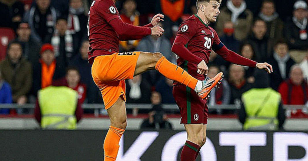 Messi giải nghệ đội tuyển: Khoảng trống phút thứ 10 không thể lấp đầy
