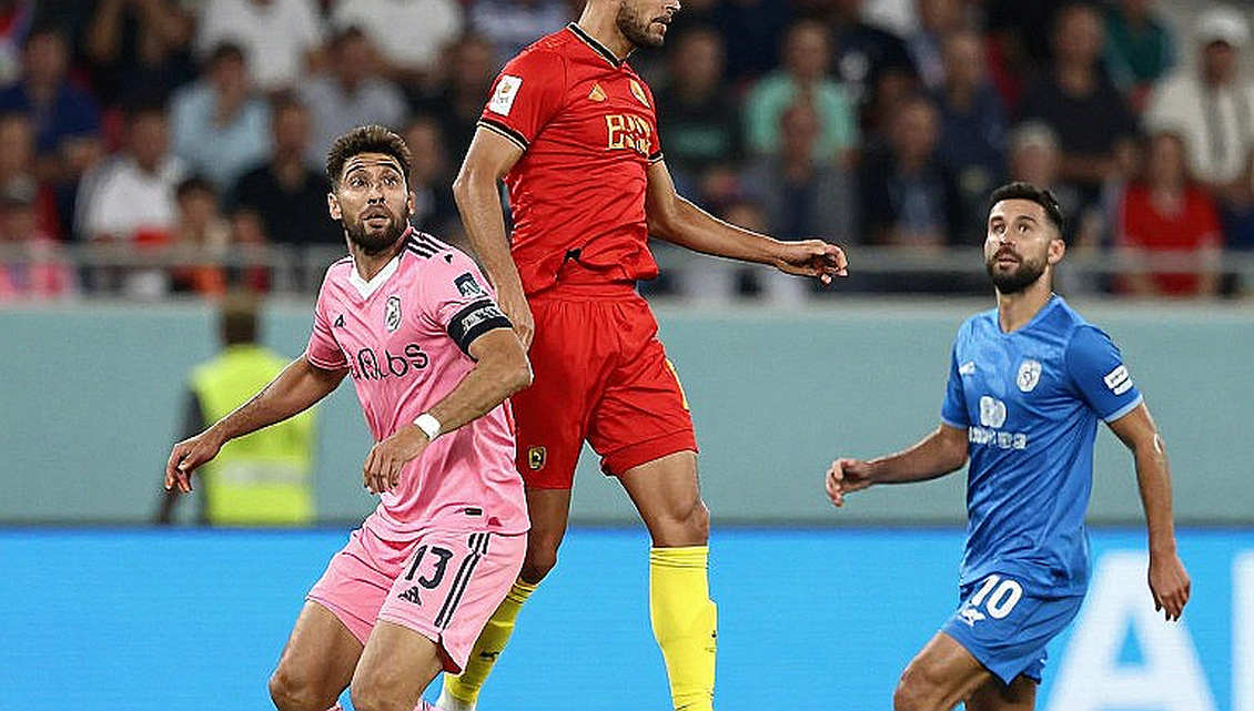 Viên ngọc thô Nguyễn Xuân Sơn: Từ cú đánh cột dọc AFF Cup đến chiếc xe điện - Khoảnh khắc bùng nổ mang về vinh quang cho Nam Định