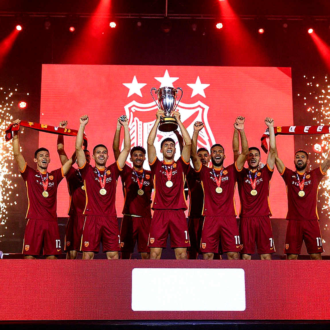 V.League sau ánh đèn AFF Cup: Ngoại binh, khoản vay và bản sắc bị bỏ quên