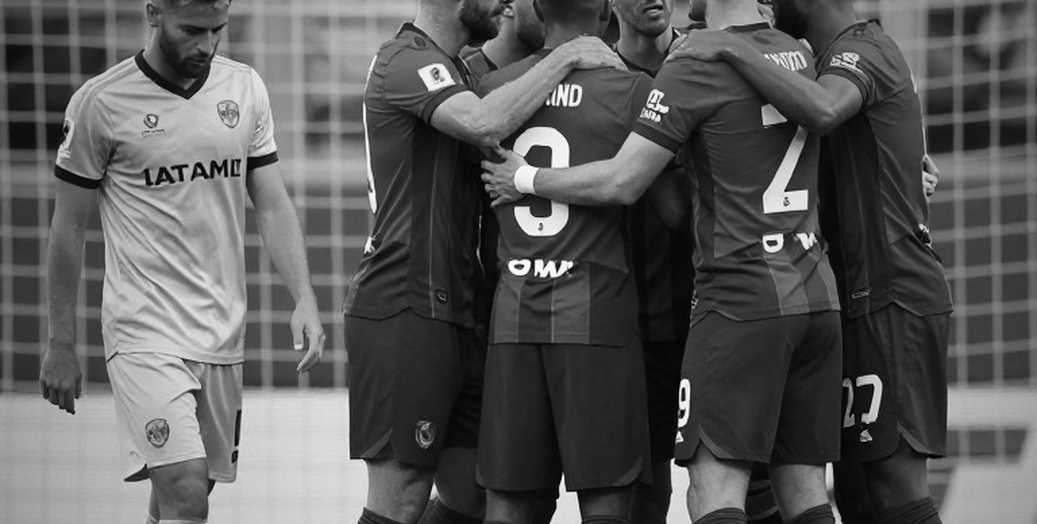 Isenmulang 1-1 Java United: cú đánh đầu phút 68, khán đài trống và hai điểm không cứu nổi một mùa giải